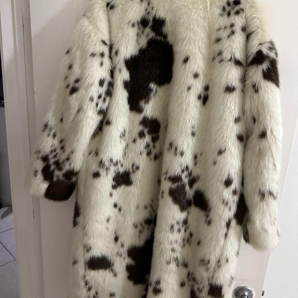 Chic Faux Fur Teddy Jacket - Brown and White - Picture 3 of 3